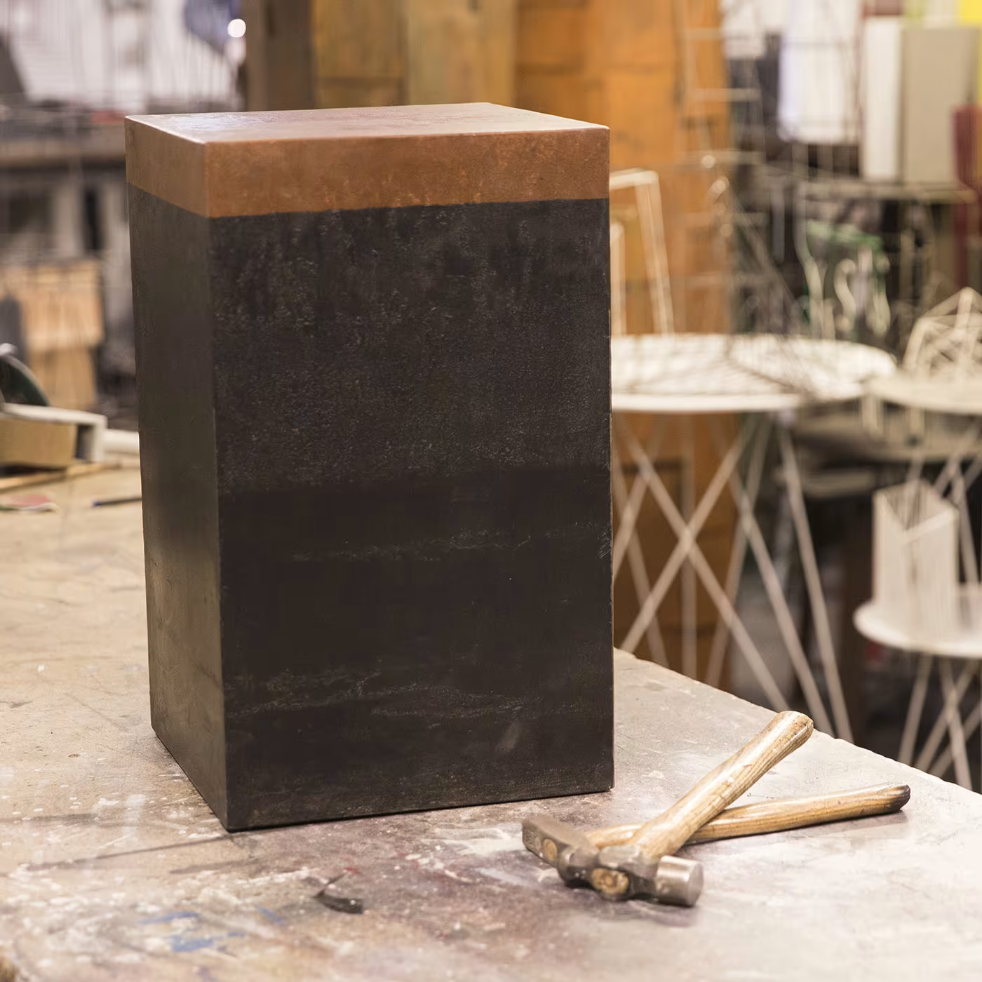 Biretto iron side table