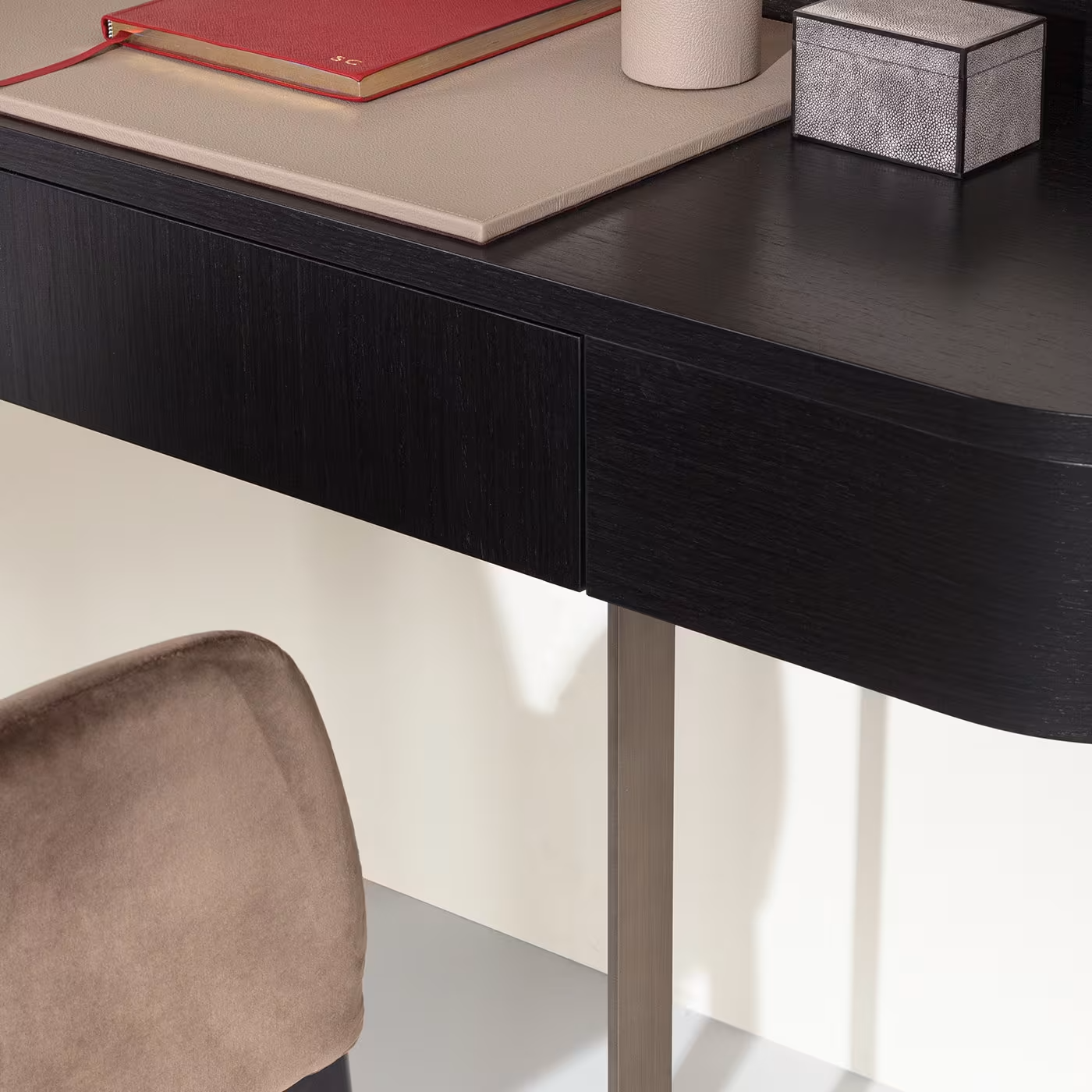 مكتب بتصميم راقي